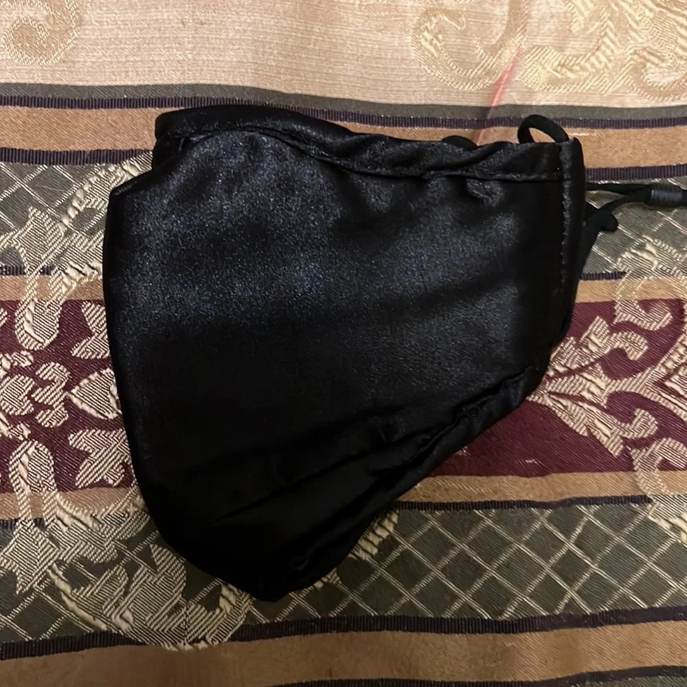 🔥JET BLACK SATIN SHINNY FACE MASK